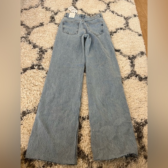 Zara wide leg medium wash jeans - Picture 2 of 3